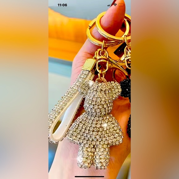 NWT CUTE BEAR FULL OF ARTIFICIAL DIAMONDS CAR KEYCHAIN PENDANT AND BAG ORNAMENT. - Picture 3 of 10